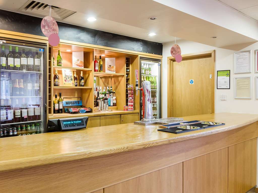 Travelodge Croydon Central 레스토랑 사진